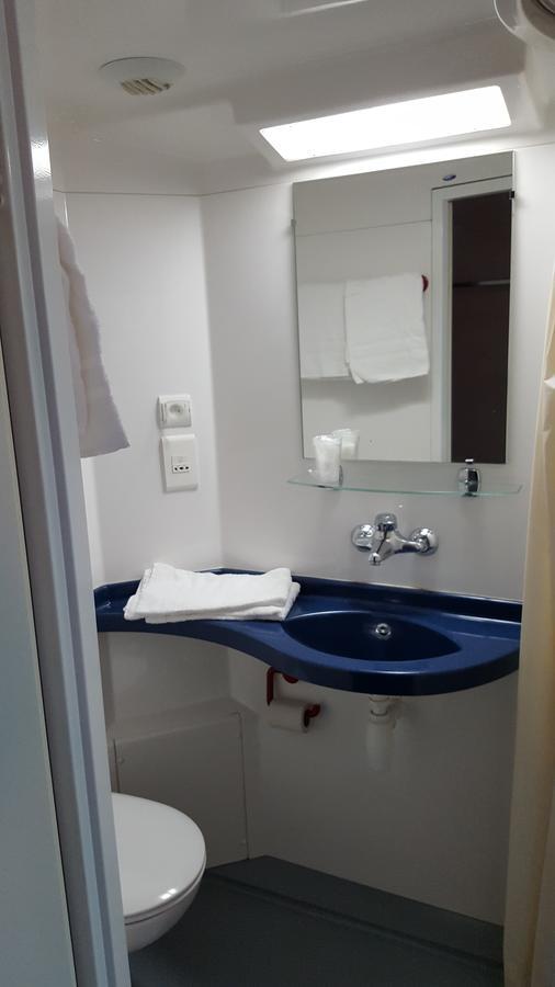 Le Cormoran Hotell Gonfreville-lʼOrcher Exteriör bild